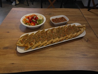 Kıymalı Pide (70 cm.) görseli