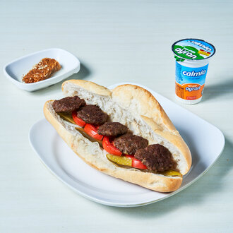 Sandviç Ekmeğine Izgara Köfte Menü görseli