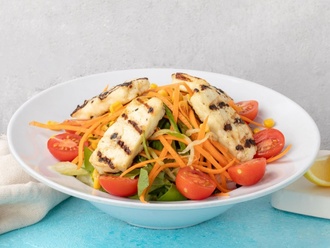 Izgara Hellim Peynirli Salad görseli