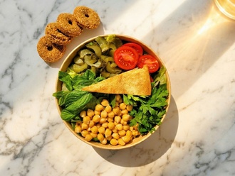 Falafel Salata görseli