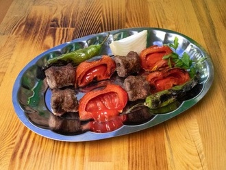 Domatesli Kebap görseli