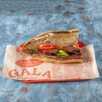 Yarım Ekmek Arası Sucuk görseli