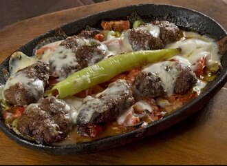 Kiremitte Kaşarlı Köfte görseli