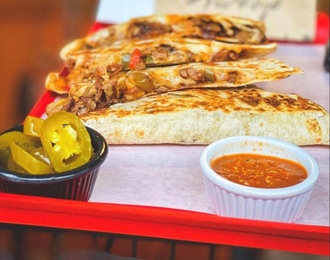 Pollo Inferno Quesadilla görseli