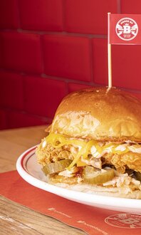 Dynamite Chicken Burger görseli
