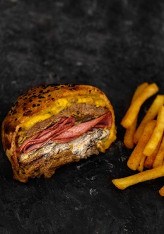 Calzone Bacon Burger görseli