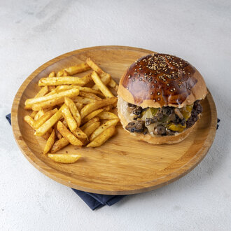 Mad Mushroom Burger görseli