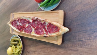 Kayseri Pastırmalı Kaşarlı Pide (Açık) görseli