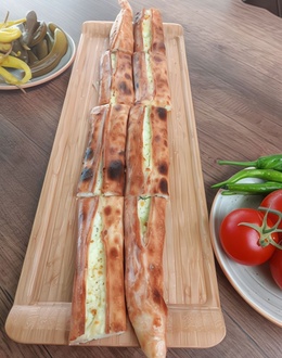 Özel Beyaz Peynirli Pide (Kapalı) görseli