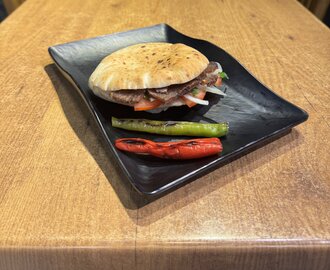 Pita Ekmek Arası Et Döner görseli