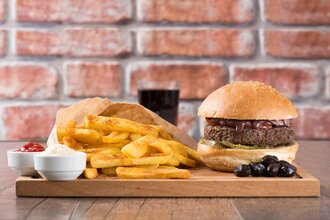 Zeytin Soslu Burger Menü görseli