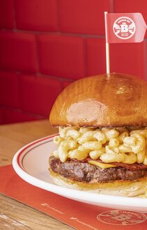 Mac & Cheese Burger görseli