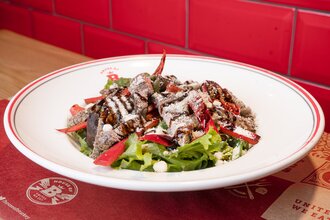 Steak salad görseli