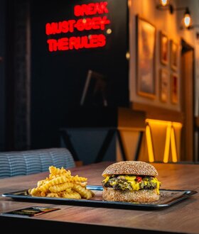 Mediterranean Burger görseli