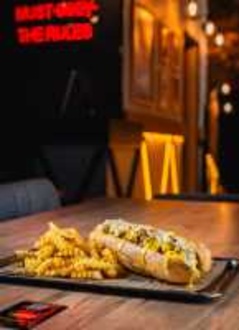 Golden Honey Philly Chicken görseli