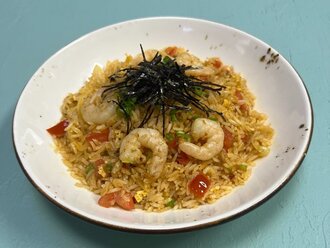 Kimchi Soslu Karidesli Pilav görseli