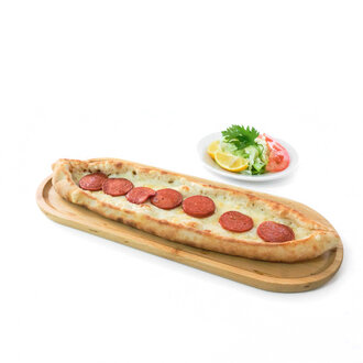 Kaşarlı Sucuklu Karadeniz Pidesi görseli