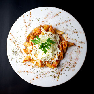 Domates Soslu Penne görseli