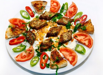 Yoğurtlu Kebap (Kıymadan) görseli