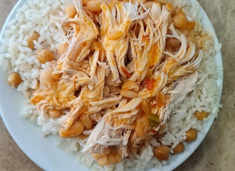 Tavuklu Pilav Üstü Kuru Fasulye görseli