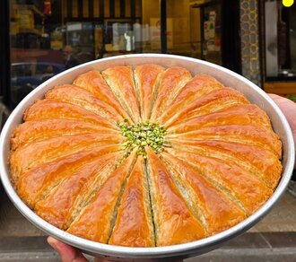 Fıstıklı Havuç Dilim Baklava (500 gr.) görseli