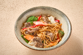 Sarımsaklı Dana Etli Noodle görseli