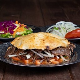 Pita Ekmeğine Et Döner görseli