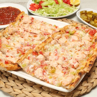 Piliç Kuşbaşılı Pide görseli