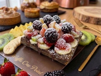 Fresh Fruits Waffle görseli