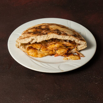 Bazlama Ekmek Arası Tavuk Döner görseli