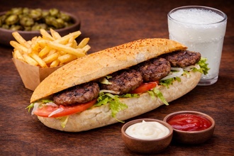 Yarım Ekmek Arası Izgara Köfte Menü görseli