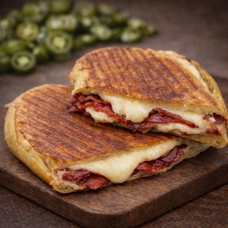 Sanayi Pastırmalı Yumurtalı Tost görseli