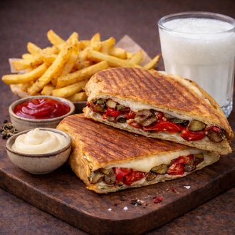 Sanayi Közlenmiş Patlıcanlı & Biberli Tost Menü görseli