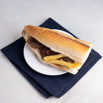 Yarım Ekmek Arası Köfte görseli