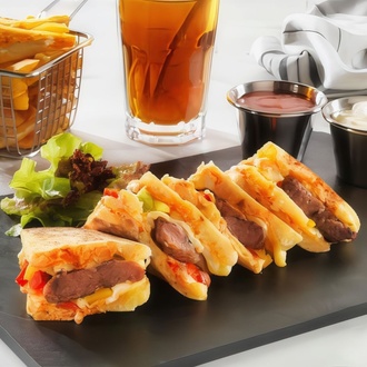 Fırında Köfteli Bazlama Tost görseli