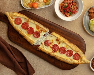 Sucuklu Kaşarlı Pide görseli