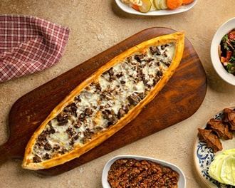 Kavurmalı Kaşarlı Pide görseli