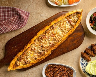 Kuşbaşılı Kaşarlı Mantarlı Pide görseli