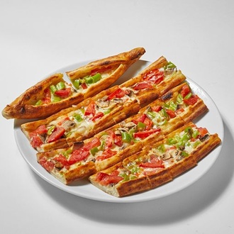 Mantarlı Kaşarlı Pide görseli