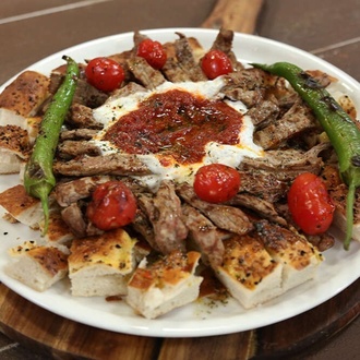 Yoğurtlu Kebap (Kıymadan) görseli