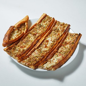 Kıymalı Kaşarlı Pide görseli