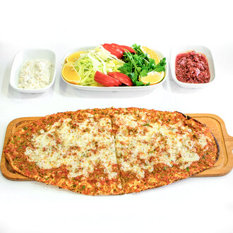 Kıymalı Kaşarlı Lahmacun görseli