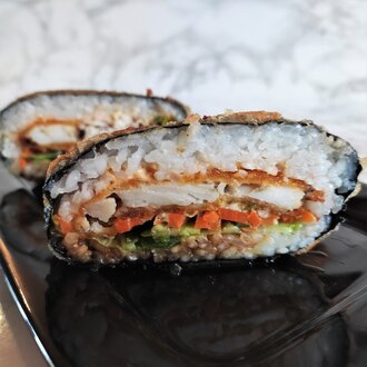 Çıtır Somon Tempura Onigirazu görseli