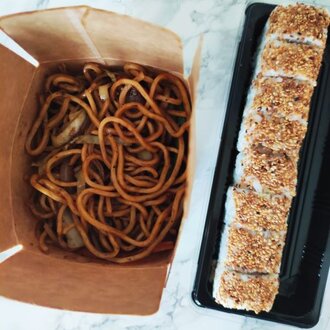 California Roll & Sebzeli Noodle Menü görseli