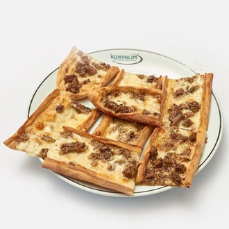 Kavurmalı Kaşarlı Pide görseli