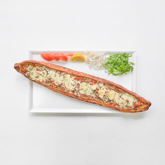 Kuşbaşılı Mantarlı Pide görseli