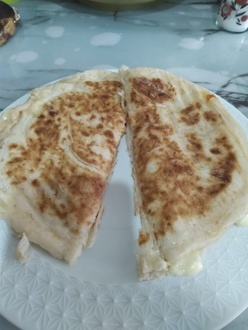 Bazlama Kaşarlı Tost görseli