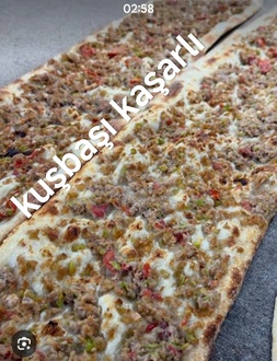Kuşbaşılı Kaşarlı Pide görseli