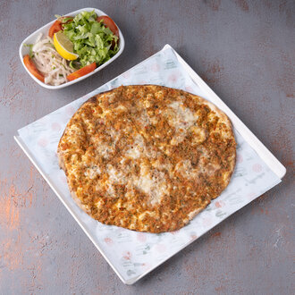 Kaşarlı Lahmacun görseli