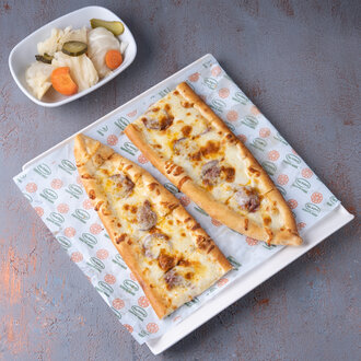 Sucuklu Kaşarlı Pide görseli
